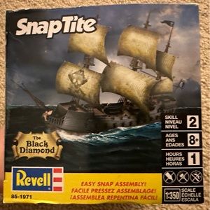 NWT Pirate Ship Model Kit from Revell SnapTite